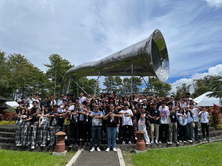 Edukasi dan Rekreasi Berpadu dalam Study Tour Manado Prisma School 2025