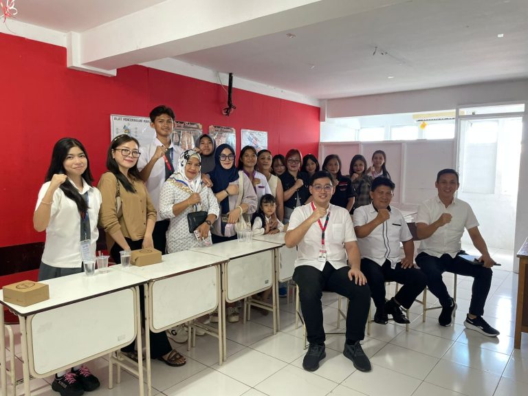 Menuju Dunia Kerja, SMK Prisma Pioneer Bekali Siswa Keperawatan Lewat Rakor & Pembekalan Prakerin