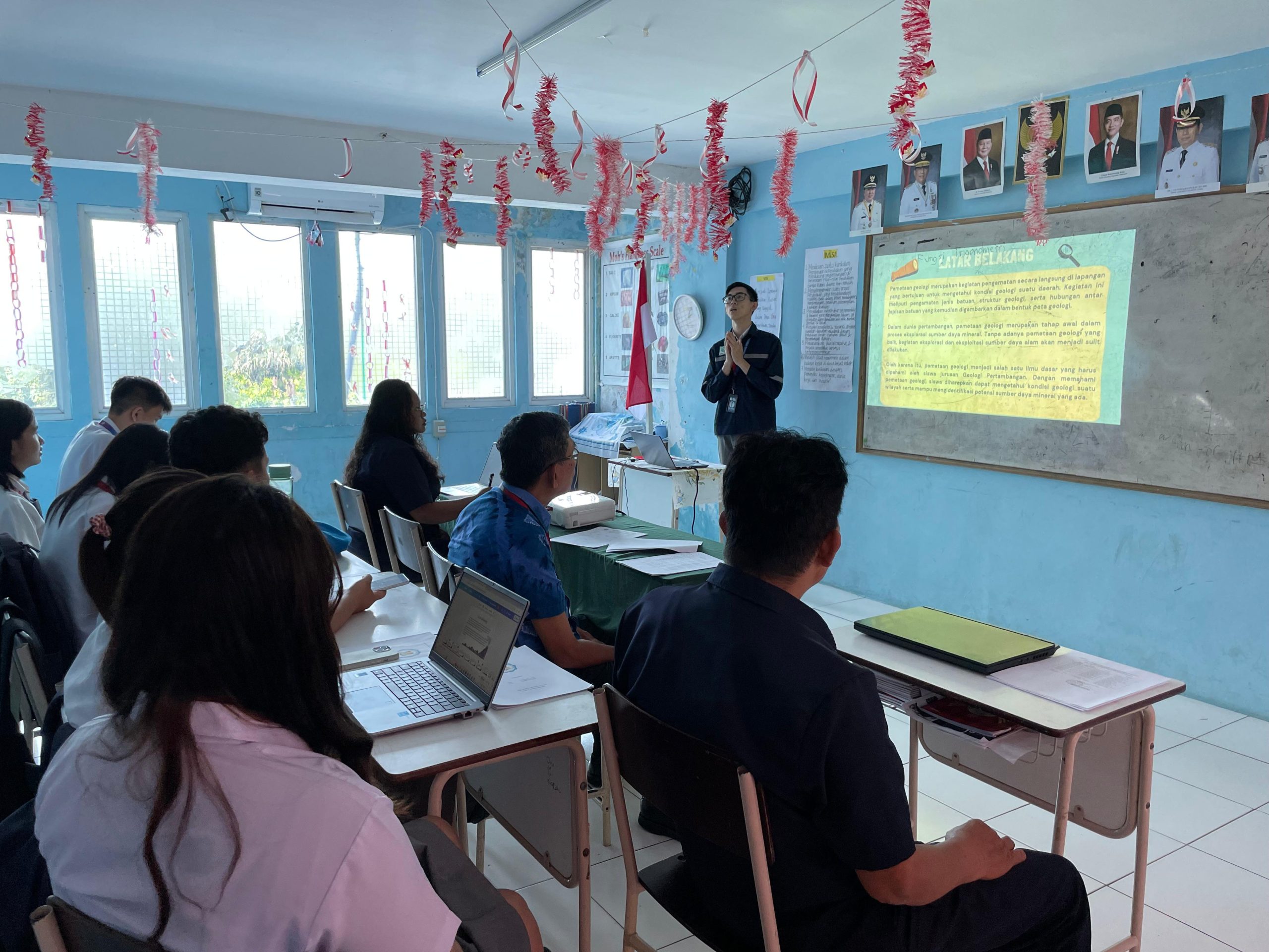 You are currently viewing Gebrakan SMK Prisma Pioneer: Ujian Akhir Tak Lagi Menjawab Soal di Kertas, Tapi Adu Gagasan