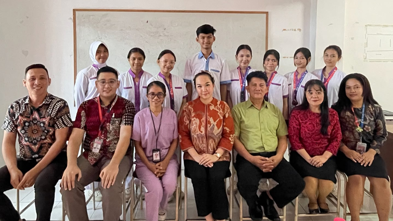 You are currently viewing Rampungkan PKL 3 Bulan di RS Advent, Siswa Layanan Kesehatan SMK Prisma Pioneer Gelar Ujian Presentasi Laporan